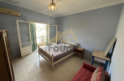 Apartment - 2 Bedrooms - 1 Bathroom for rent in Taha Hussein St. - Zamalek - Cairo