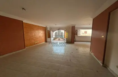 شقة - 3 غرف نوم - 2 حمامات للبيع في شارع صلاح الدين - سموحة - حي شرق - الاسكندرية