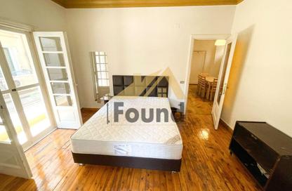 Apartment - 2 Bedrooms - 1 Bathroom for rent in Hassan Assem St. - Zamalek - Cairo