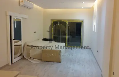 شقة - 2 غرف نوم - 2 حمامات للايجار في جاليريا  مون فالى - المستثمرين الجنوبية - مدينة القاهرة الجديدة - القاهرة