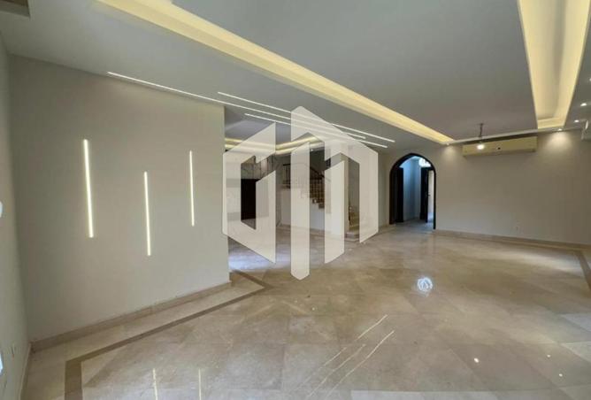 8710266 - Property Image 2