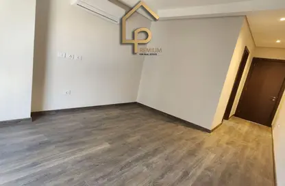 Apartment - 2 Bedrooms - 2 Bathrooms for sale in Village Views - Zed Towers - Sheikh Zayed Compounds - Sheikh Zayed City - Giza