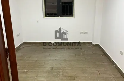 شقة - 4 غرف نوم - 2 حمامات للايجار في شارع دكتور ياسين عبد الغفار - المنطقة ج - حى جنوب الاكايمية - مدينة القاهرة الجديدة - القاهرة