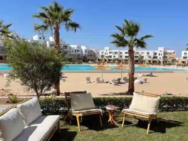 3BR Apartment | Private Garden  | Swan Lake