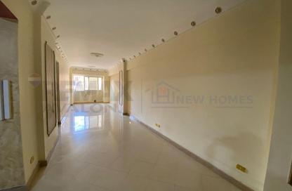 Apartment - 2 Bedrooms - 1 Bathroom for sale in Smouha - Hay Sharq - Alexandria