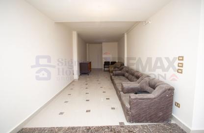Apartment - 4 Bedrooms - 3 Bathrooms for rent in Roushdy St. - Roushdy - Hay Sharq - Alexandria