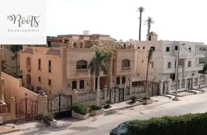 فيلا - 6 غرف نوم - 5 حمامات للبيع في شارع البستان - الحي التاسع - الشيخ زايد - الجيزة