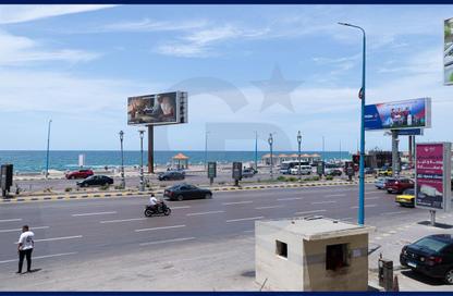 Clinic - Studio - 3 Bathrooms for sale in Al Kornish Square - Sporting - Hay Sharq - Alexandria