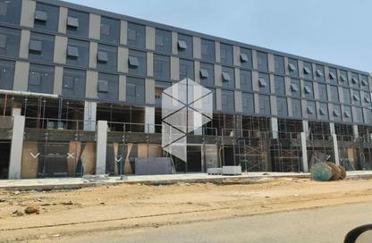 معرض - استوديو - 2 حمامات للبيع في شارع التسعين الشمالي - التجمع الخامس - مدينة القاهرة الجديدة - القاهرة
