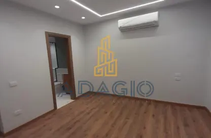 شقة - 3 غرف نوم - 3 حمامات للايجار في ذا كورت ياردز - كمبوندات الشيخ زايد - الشيخ زايد - الجيزة