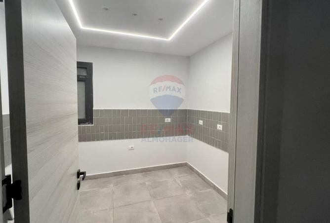 8667735 - Property Image 3