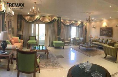 Apartment - 3 Bedrooms - 2 Bathrooms for sale in Ganoob El Acadimia - New Cairo City - Cairo
