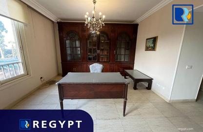 شقة - 5 غرف نوم - 4 حمامات للايجار في شارع يحيي ابراهيم - الزمالك - القاهرة