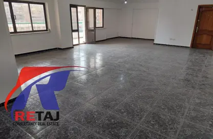 شقة - 4 غرف نوم - 3 حمامات للبيع في شارع حلمي حسن علي - المنطقة الثامنة - مدينة نصر - القاهرة