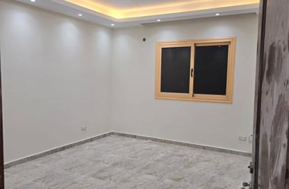 Apartment - 3 Bedrooms - 2 Bathrooms for sale in Doctor Yassin Abdel Ghaffar St. - Area C - Ganoob El Acadimia - New Cairo City - Cairo