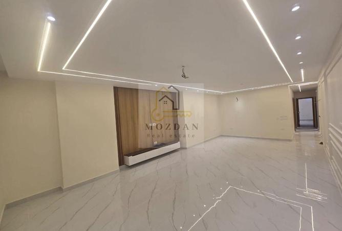 67222347 - Property Image 3