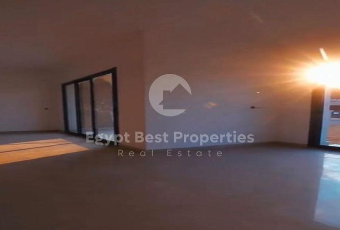 8561600 - Property Image 2