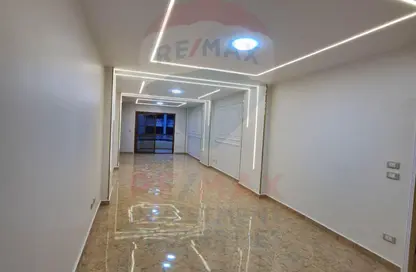 شقة - 3 غرف نوم - 1 حمام للبيع في شارع محمود العيسوي - سيدي بشر - حي اول المنتزة - الاسكندرية