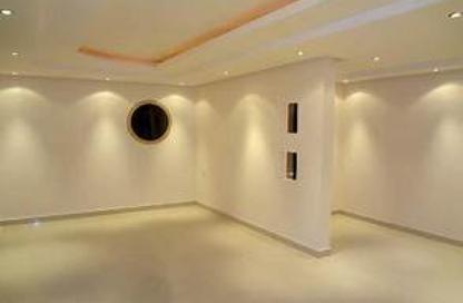 Apartment - 3 Bedrooms - 1 Bathroom for sale in Al Jaish Street - Al Mansoura - Al Daqahlya