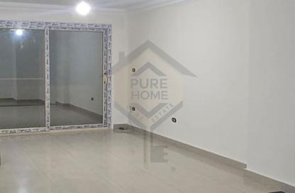 Apartment - 3 Bedrooms - 1 Bathroom for sale in Tout Ankh Amoun St. - Smouha - Hay Sharq - Alexandria Apartment - 3 Bedrooms - 1 Bathroom for sale in Tout Ankh Amoun St. - Smouha - Hay Sharq - Alexandria