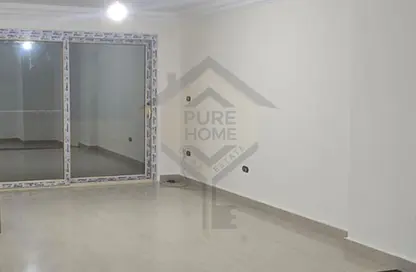 شقة - 3 غرف نوم - 1 حمام للبيع في شارع توت عنخ امون - سموحة - حي شرق - الاسكندرية