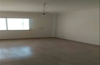 عيادة - غرفة نوم - 1 حمام للايجار في روضة زايد - الحي الثاني عشر - الشيخ زايد - الجيزة