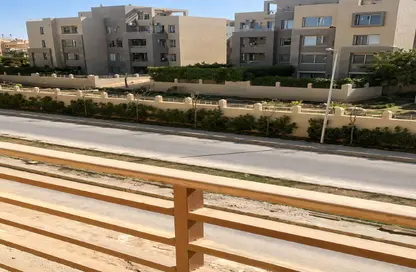 Apartment - 3 Bedrooms - 3 Bathrooms for sale in Flowers Park - North Investors Area - New Cairo City - Cairo