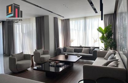 Villa - 4 Bedrooms - 4 Bathrooms for sale in Royal City - Sheikh Zayed Compounds - Sheikh Zayed City - Giza