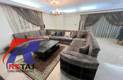 شقة - 4 غرف نوم - 3 حمامات للايجار في شارع الدكتور حسن الشريف - المنطقة الثامنة - مدينة نصر - القاهرة