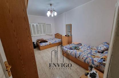 Apartment - 3 Bedrooms - 1 Bathroom for sale in Mahmoud Ghoneim St. - 6th Zone - Nasr City - Cairo