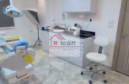 Clinic - Studio - 2 Bathrooms for rent in Gameat Al Dewal Al Arabeya St. - Mohandessin - Giza