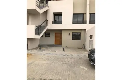 شقة - 2 غرف نوم - 2 حمامات للبيع في كمبوند البروج - كمبوندات الشروق - مدينة الشروق - القاهرة