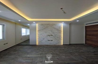 Apartment - 3 - 2 for sale in Hyde Park - New Cairo City - Cairo Apartment - 3 - 2 for sale in Hyde Park - New Cairo City - Cairo
