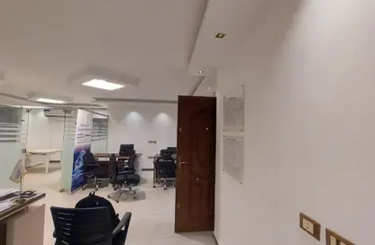 مساحات مكتبية - 8 غرف نوم - 2 حمامات للايجار في الشطر العاشر - زهراء المعادي - حي المعادي - القاهرة