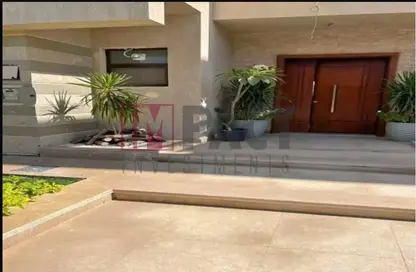 فيلا - 3 غرف نوم - 3 حمامات للبيع في الباتيو 5 ايست - الباتيو - كمبوندات الشروق - مدينة الشروق - القاهرة