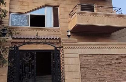 Apartment - 3 Bedrooms - 3 Bathrooms for sale in 1st Neighborhood - 2nd District East - Shorouk City - Cairo