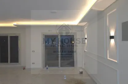 Apartment - 3 Bedrooms - 1 Bathroom for rent in Stone Residence - 5th Settlement Compounds - The 5th Settlement - New Cairo City - Cairo Apartment - 3 Bedrooms - 1 Bathroom for rent in Stone Residence - 5th Settlement Compounds - The 5th Settlement - New Cairo City - Cairo