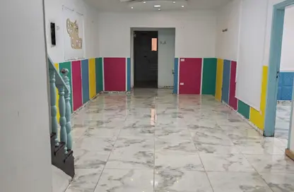 شقة - 3 غرف نوم - 1 حمام للايجار في المنطقة ز - حى جنوب الاكايمية - مدينة القاهرة الجديدة - القاهرة