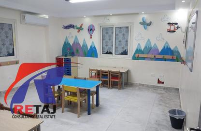 Apartment - 3 Bedrooms - 3 Bathrooms for sale in Sakaliya St. - 6th Zone - Nasr City - Cairo