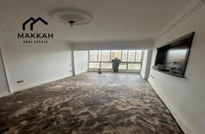 شقة - 3 غرف نوم - 2 حمامات للايجار في شارع صلاح سالم - روكسي - مصر الجديدة - القاهرة