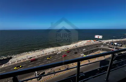 Apartment - 3 Bedrooms - 2 Bathrooms for sale in Al Geish Road - Camp Chezar - Hay Wasat - Alexandria