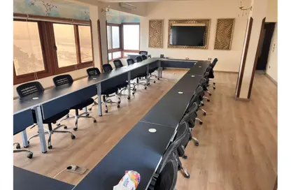 Apartment - 4 Bedrooms - 3 Bathrooms for sale in Cornish El Nile St. - Maadi - Hay El Maadi - Cairo