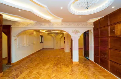 شقة - 4 غرف نوم - 2 حمامات للبيع في بولكلي - حي شرق - الاسكندرية