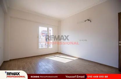 فيلا - 6 غرف نوم - 5 حمامات للبيع في في مروج - سموحة - حي شرق - الاسكندرية