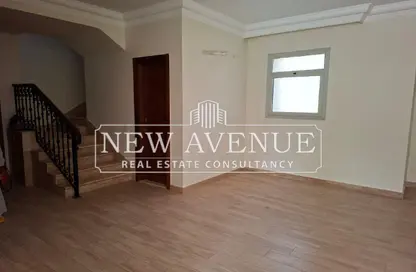 دوبلكس - 3 غرف نوم - 3 حمامات للبيع في بالم هيلز فيلدج افنيو - المستثمرين الشمالية - مدينة القاهرة الجديدة - القاهرة