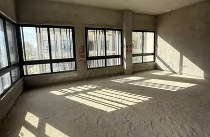Office Space - 3 Bedrooms - 1 Bathroom for sale in District 5 - 5th Settlement Compounds - The 5th Settlement - New Cairo City - Cairo