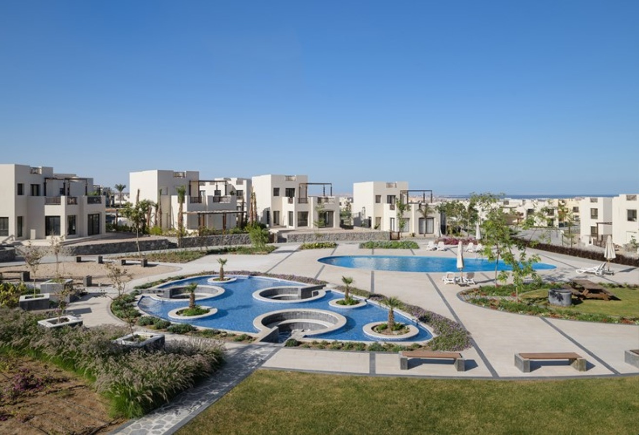 1 BR Ground Floor In Makadi Heights With Garden thumbnail