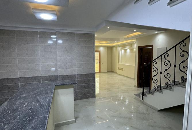 97718837 - Property Image 3