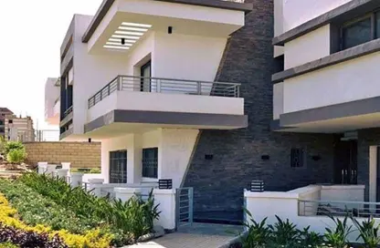 Villa - 4 Bedrooms - 4 Bathrooms for sale in Taj City - 5th Settlement Compounds - The 5th Settlement - New Cairo City - Cairo