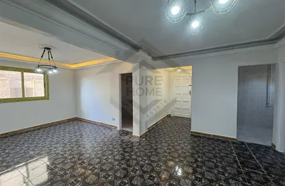 Apartment - 4 Bedrooms - 1 Bathroom for rent in Stanley Bridge - Stanley - Hay Sharq - Alexandria Apartment - 4 Bedrooms - 1 Bathroom for rent in Stanley Bridge - Stanley - Hay Sharq - Alexandria